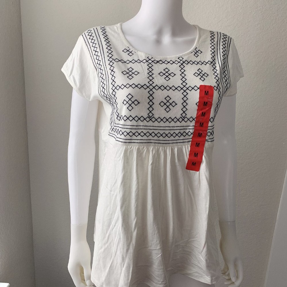 NWT Gloria Vanderbilt Embroidered Women’s Top, SIZE M & XXL